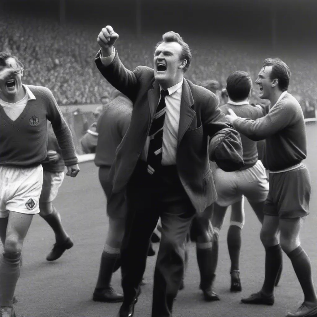 Huấn luyện viên Don Revie cùng clb Leeds United