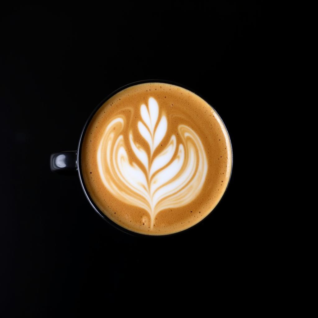 Latte art trên nền cốc đen